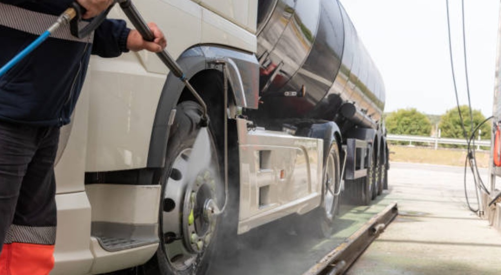 Truck cleaners voor grondige vrachtwagenschoonmaak bij Truckshop